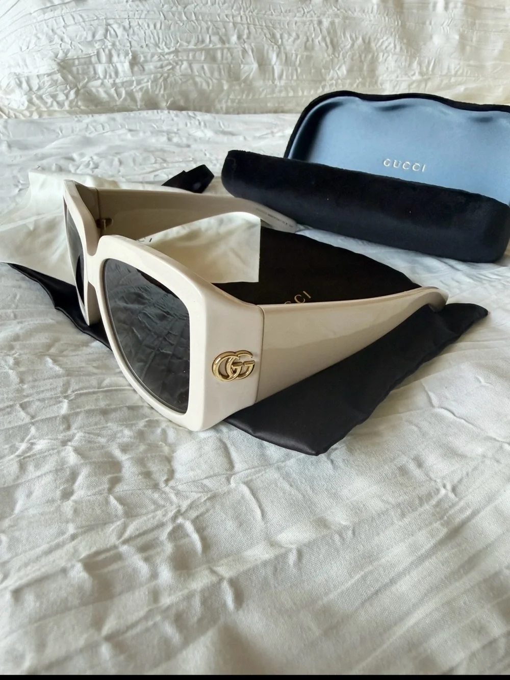 Gucci bold oversized